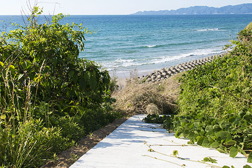 2017年6月撮影のフリー写真素材133「通れなくなった道」