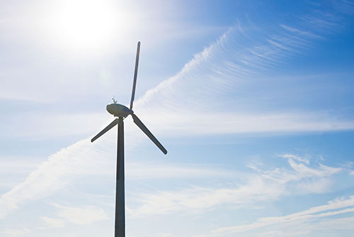 2017年6月撮影のフリー写真素材137「太陽と風車」