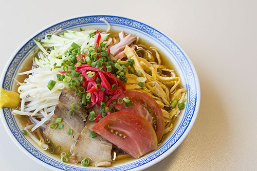 フリー写真素材185「冷やし中華（チャーシュー）」