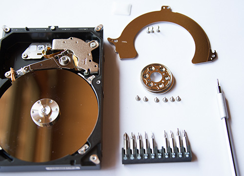 ハードディスクの中心部分を外す