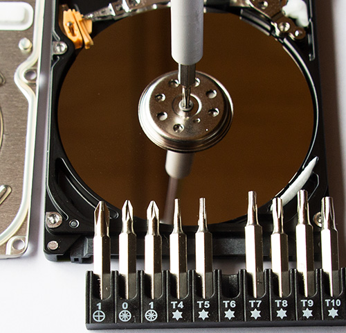 中心のトルクスネジ