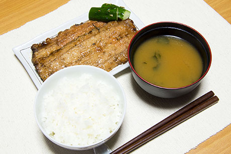 さんま蒲焼のフリー写真素材1