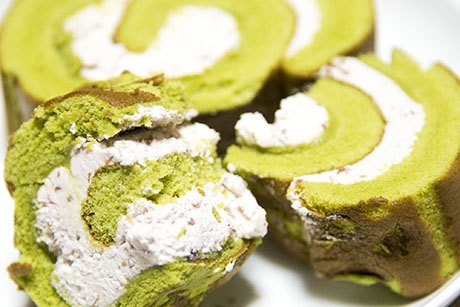 抹茶ロールケーキのフリー写真素材7