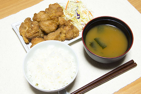 若鶏の竜田揚げのフリー写真素材1